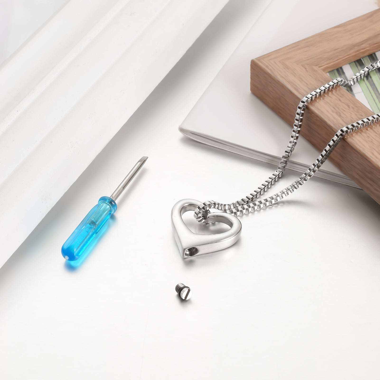 Simple Hearts Urns Necklace