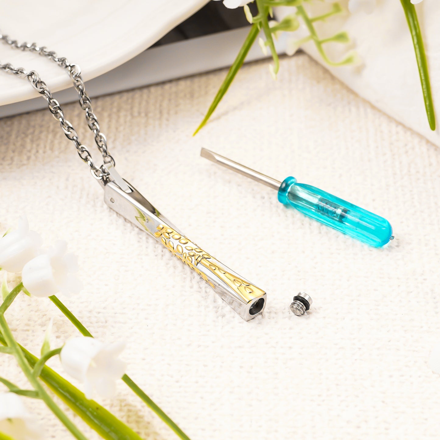 Memorial necklace for human ashes