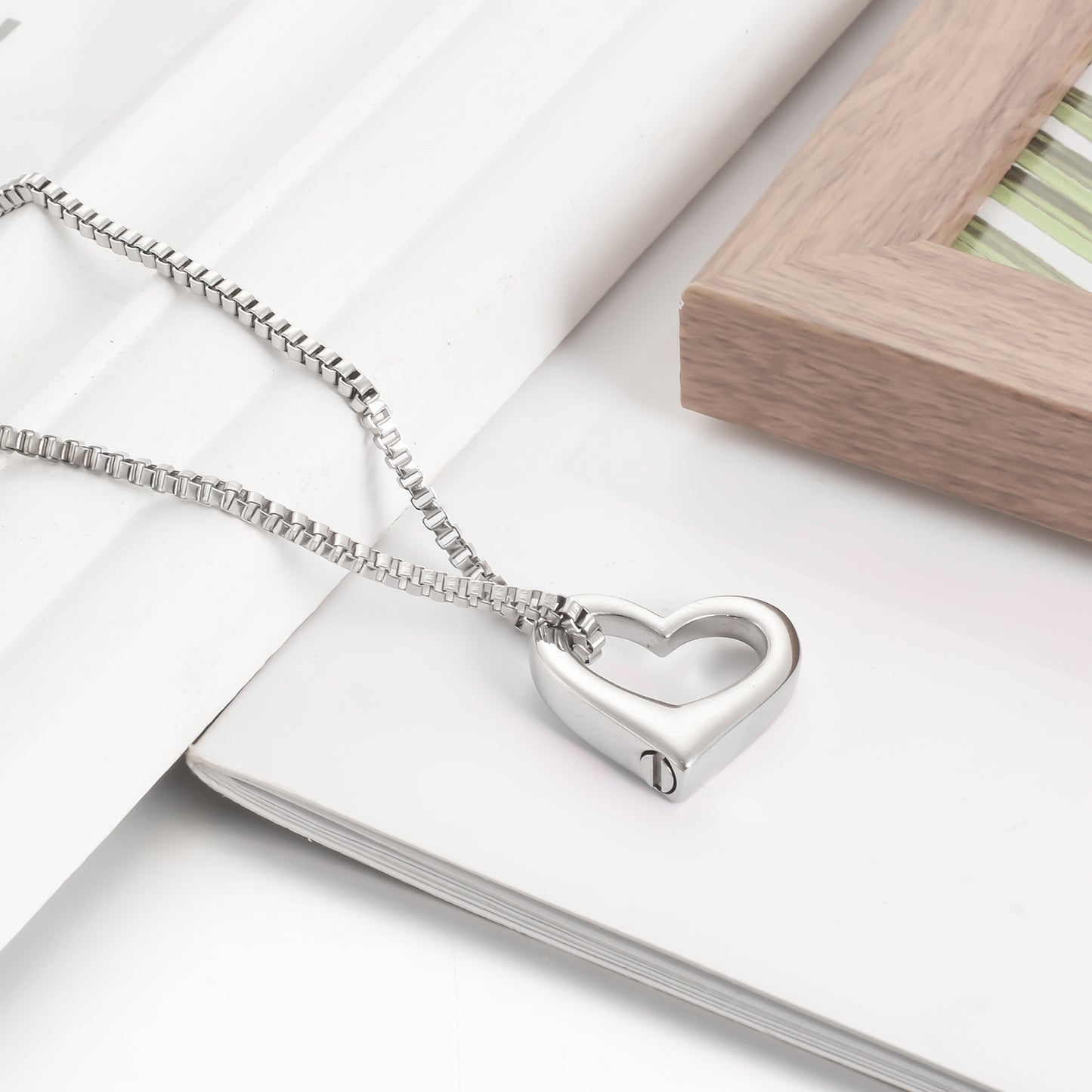 Simple Hearts Urns Necklace